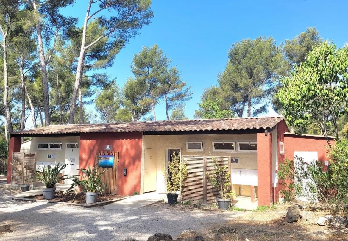Camping Du Garlaban Aubagne Exterior foto