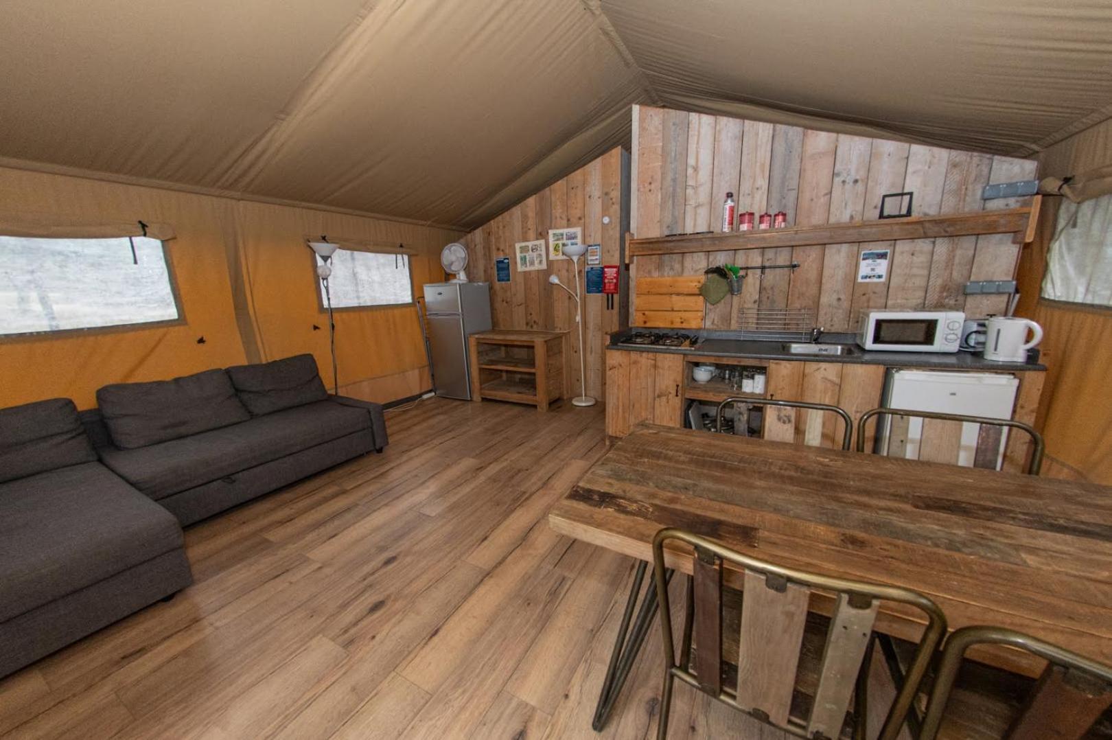 Camping Du Garlaban Aubagne Quarto foto